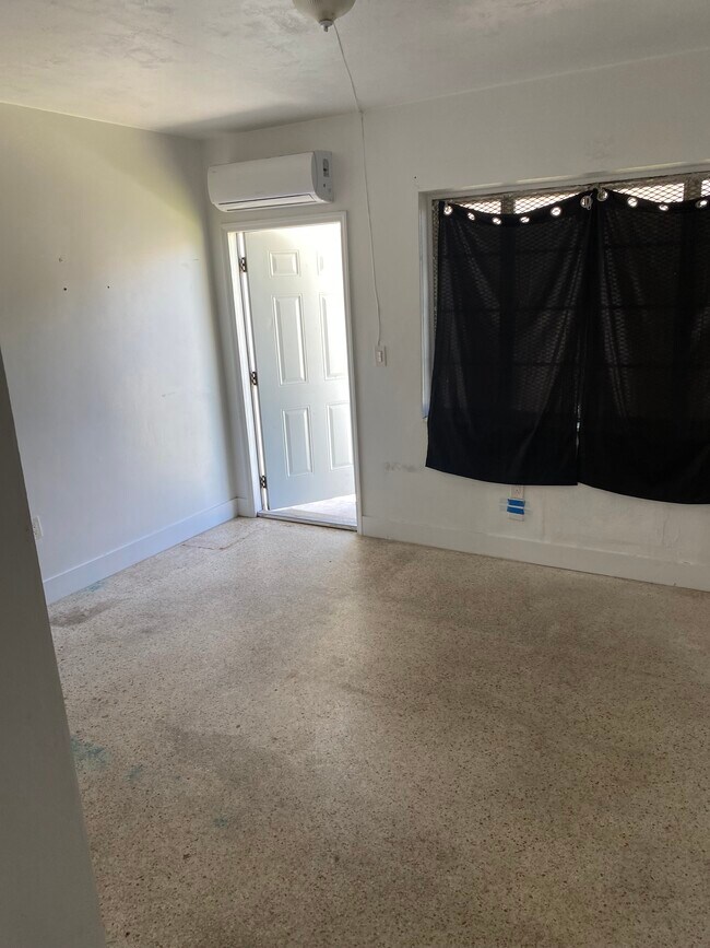 1055 SW 5th St Unit 8