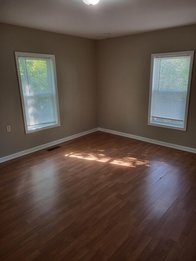 Photo - 125 E Locust St