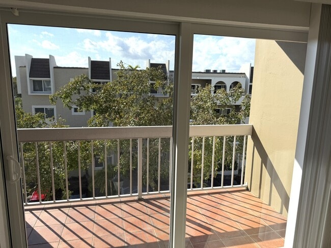 Photo - 7701 Camino Real Unidad A-404