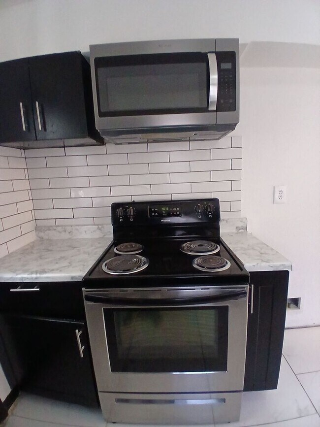 Photo - Beautiful 3 bedroom 1 bath home - Open To ...