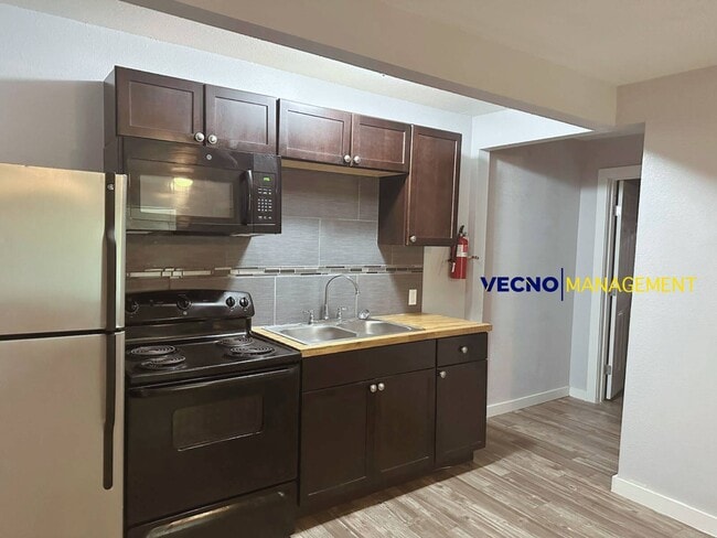 Photo - 2305 Pinn Rd