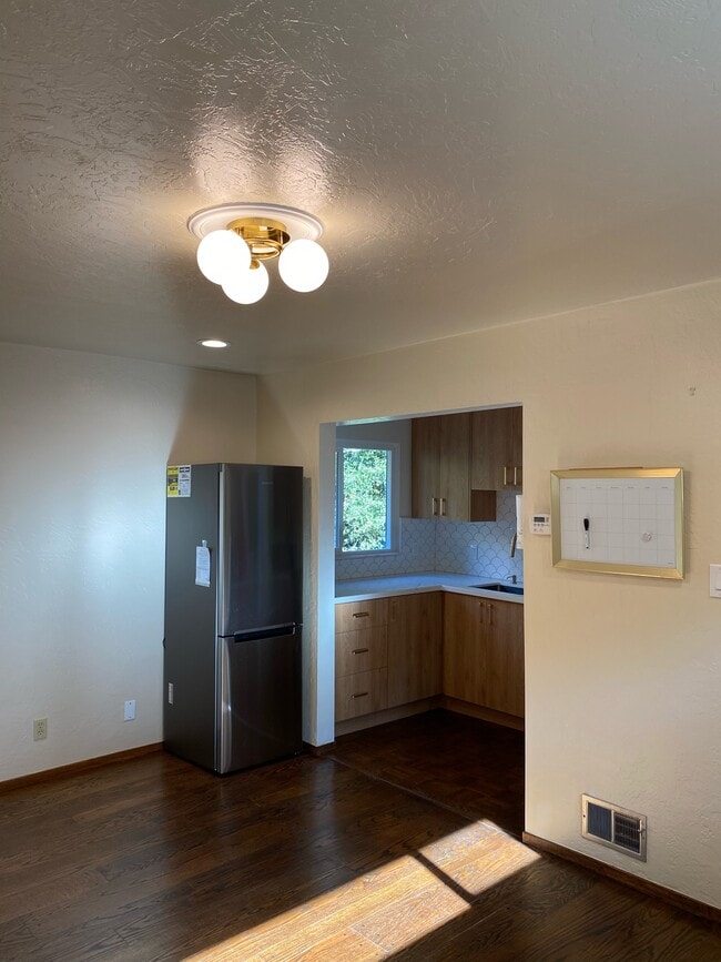 Photo - 2710 Le Conte Ave Unit 3