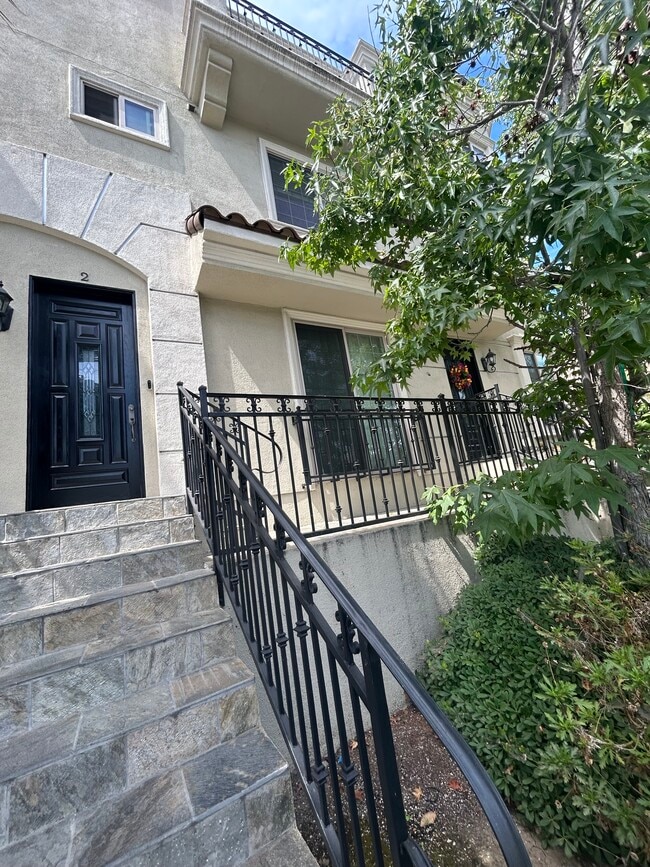 Building Photo - 3501 Tilden Ave Unit 2 Rental
