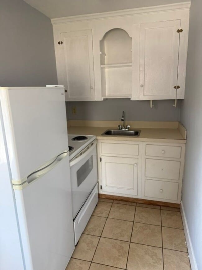 Photo - One Bedroom in Olde Town Portsmouth Unit 3