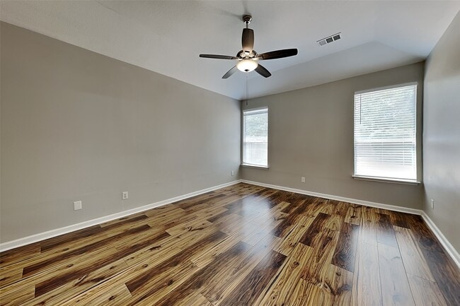 Building Photo - 2331 Trotter Dr