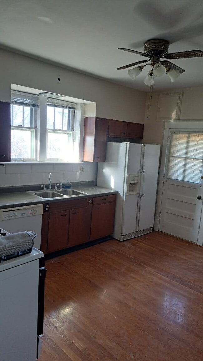 Photo - 5301 S Broadway