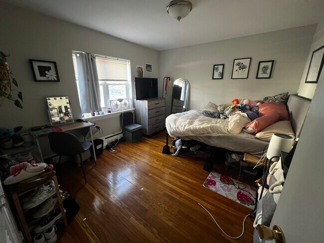 Photo - 63 Selkirk Rd