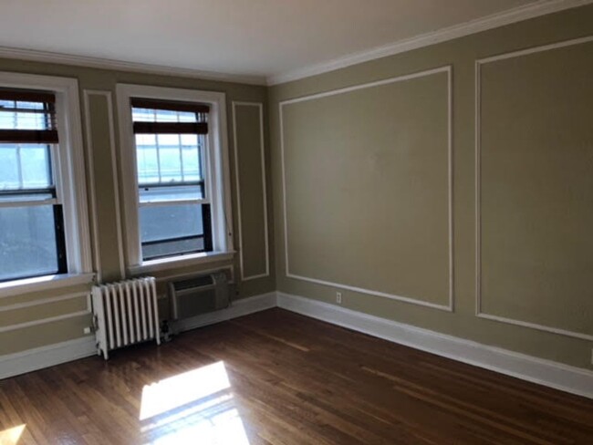 Brookline 2 Bed available now - Brookline 2 Bed available now House