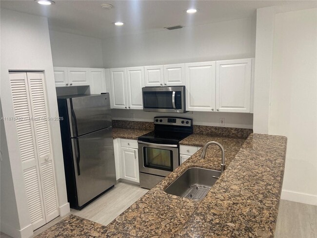 Photo - 241 E Bayridge Dr