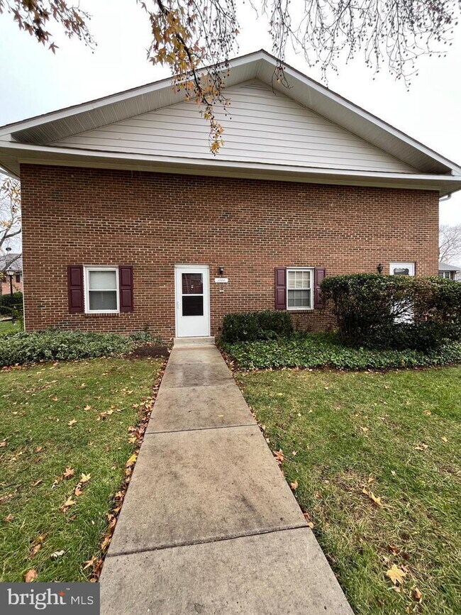 Photo - Modern Townhouse Living in Alexandria's Prime Location Unit D