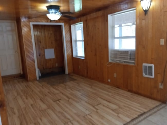 Photo - 1574 Armstrong Rd Unit 1