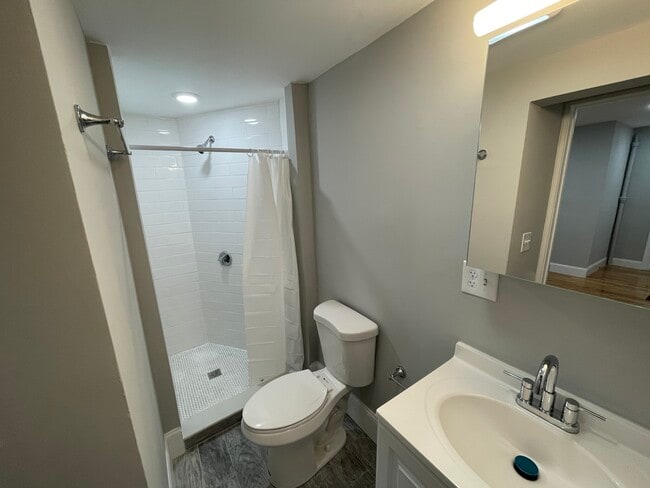 Photo - 5 Mossland St