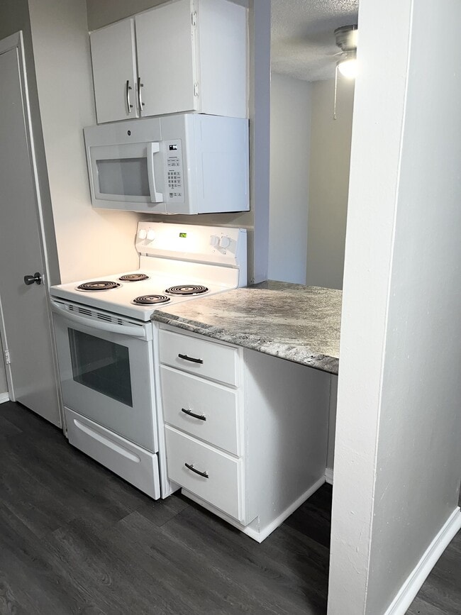 Biloxi Shores Apartments