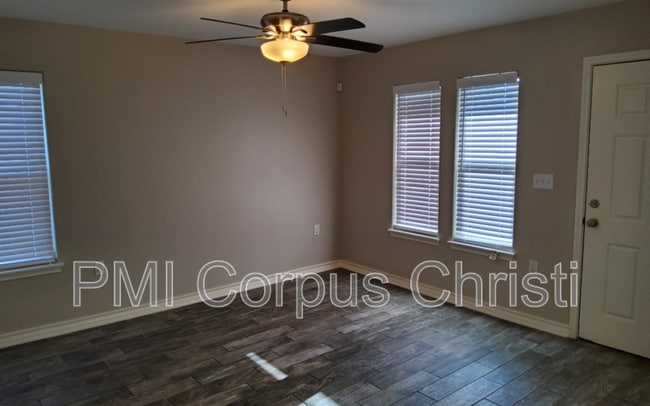 Photo - 2934 Carver Dr