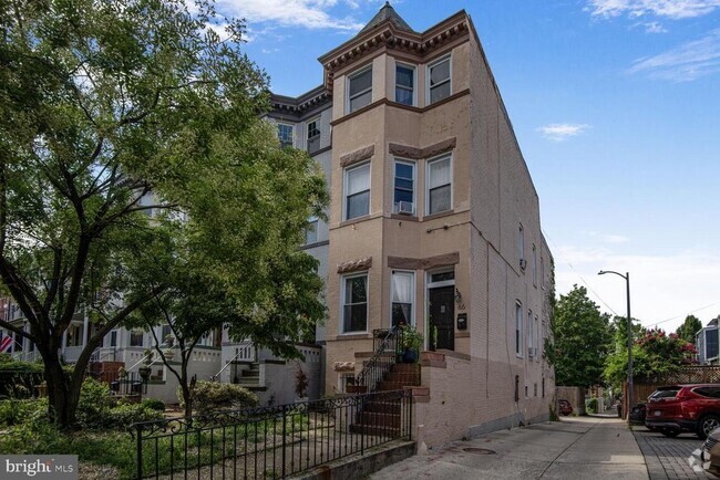 Building Photo - 66 Bryant St NE Rental