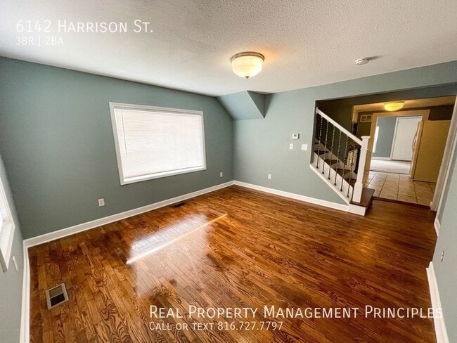 Photo - 6142 Harrison St