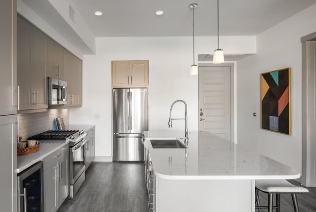 Photo - Lock in Your Lease & Get Up to $500 Off! Unit 10HW