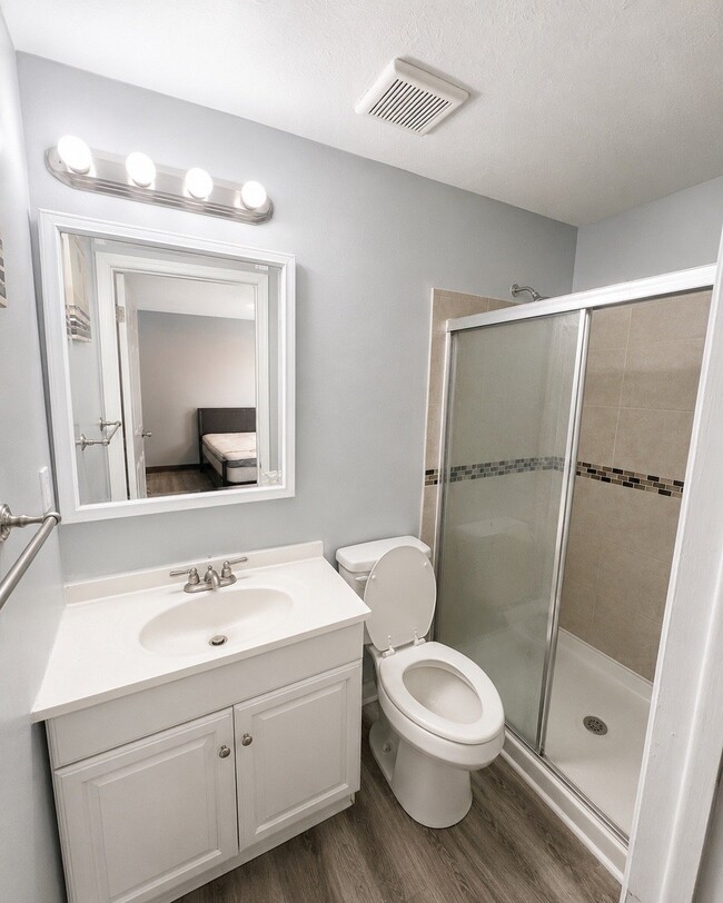 Photo - 1168 Perry Way