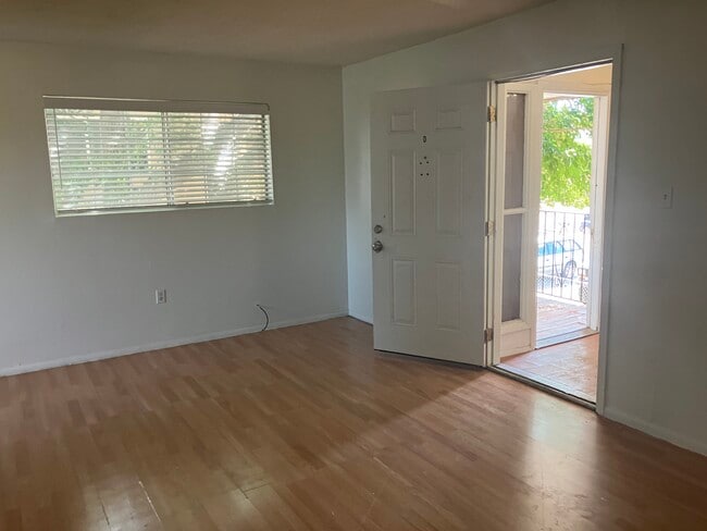 Building Photo - 8405 Trumbull Ave SE Unit D