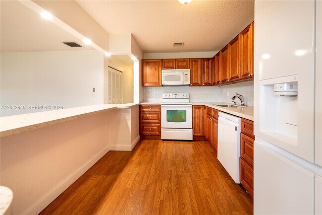 Photo - 8555 NW 10th St Unidad B106