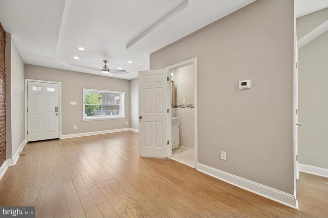 Photo - 2354 Duncan St