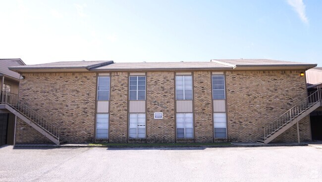 Building Photo - 4308 Lake Rd Unit # A Rental