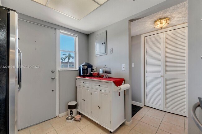 Photo - 1101 Crystal Lake Dr Unit 203