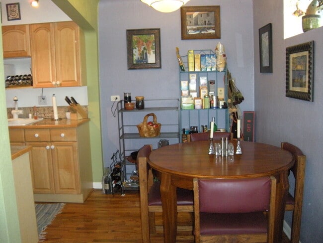 EATING AREA - 901 Fairfax St Unit #4