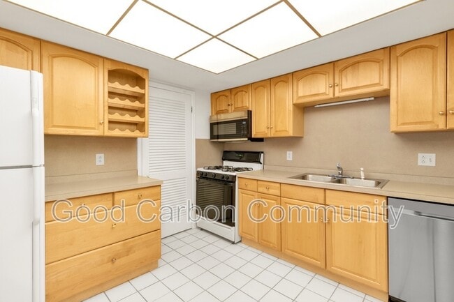 Building Photo - 2697 Baseline Rd Unit 203 Rental