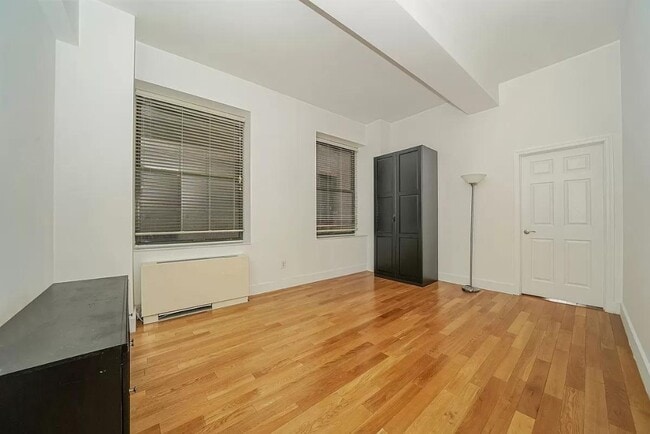 99 John St Unit 607