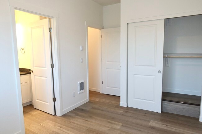 2bed/2bath Bedroom