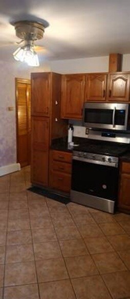 Building Photo - 67 Gore St Unit 2A Rental
