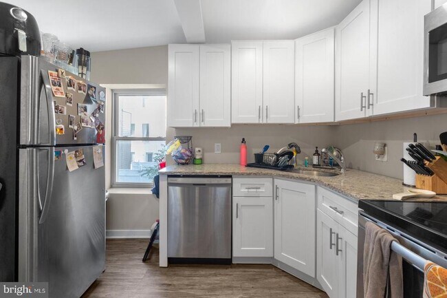 Photo - 162 Richmond St Unit 2