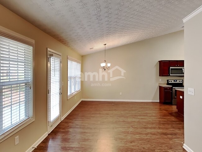 Photo - 2166 Blueberry Ln