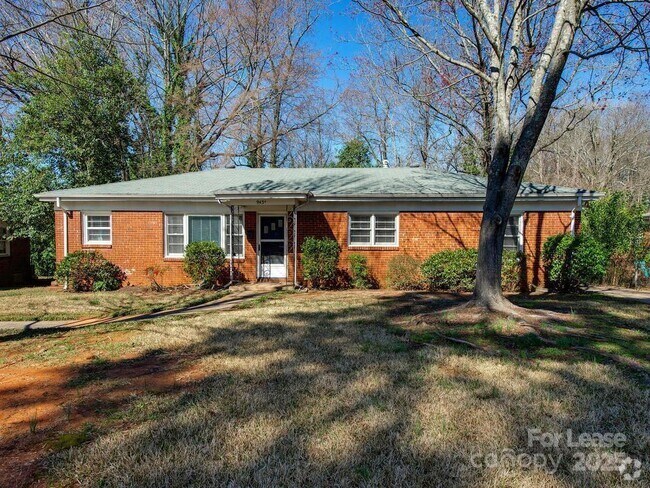 Building Photo - 943 Norland Rd Unit A Rental