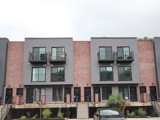 Photo - 1-Bedroom Unit With Private Balcony, Fireplace and Park View Unit 16