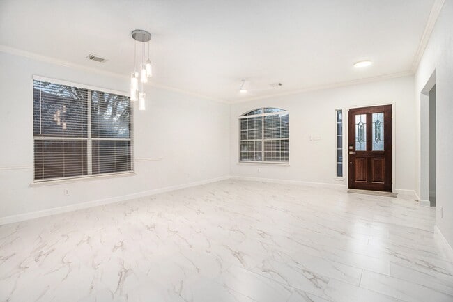 Photo - 3811 Misty Falls Ln