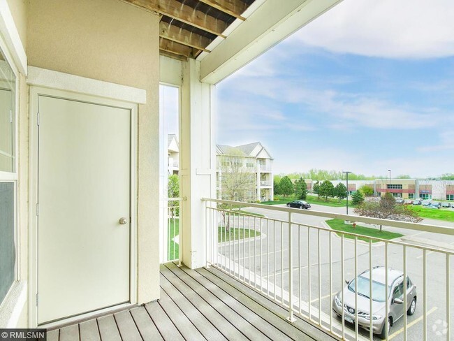 Building Photo - 2103 Silver Bell Rd Unit 204 Rental
