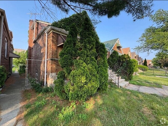 Building Photo - 8371 S Baltimore Ave Rental
