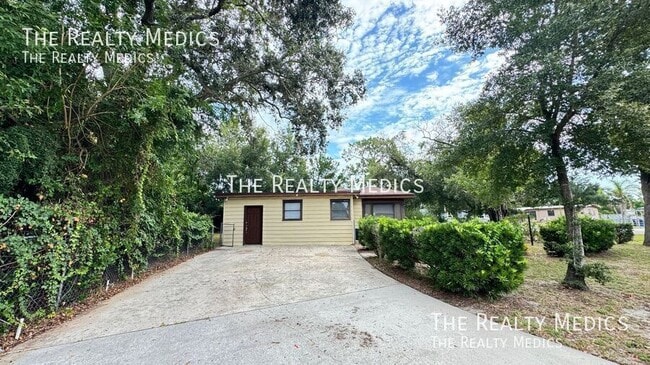 1100 Santa Anita St