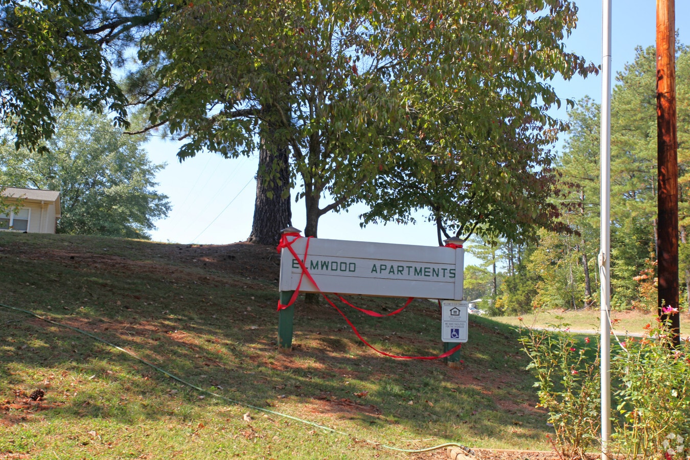 Photo - Elmwood Apartments