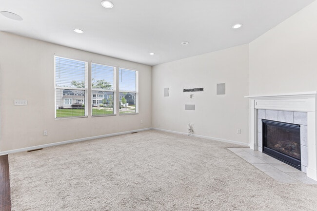 Photo - 897 Harrison St