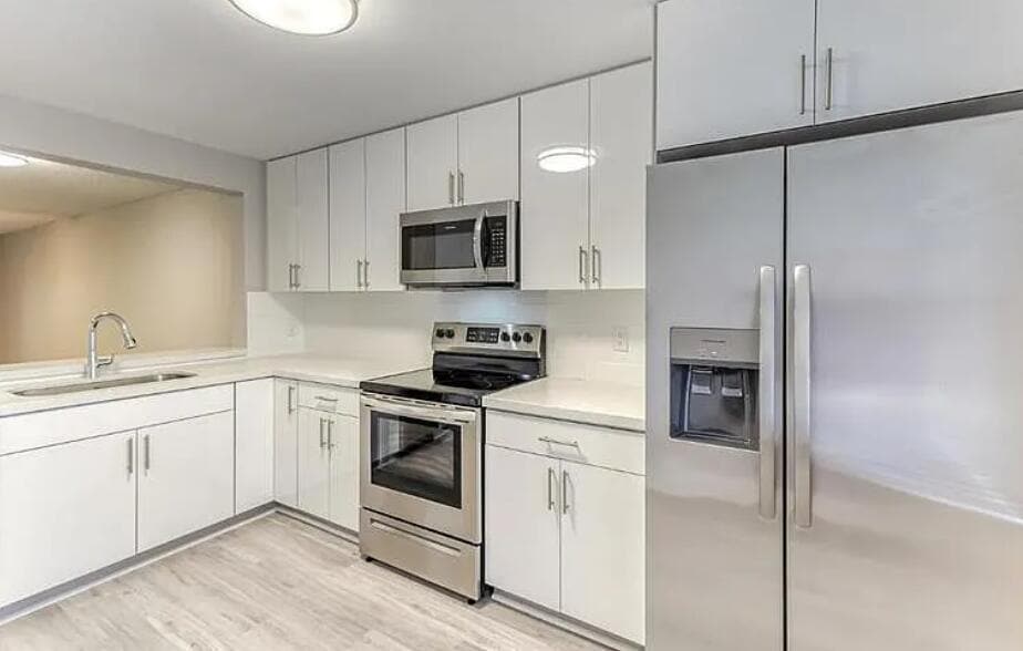Photo - 230 SE 10th St Apartment Unit 208b