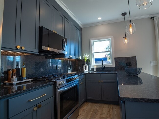 Photo - 93 Grove St Unit 1R