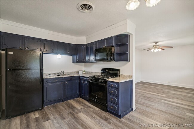 Photo - 2219 S Park St