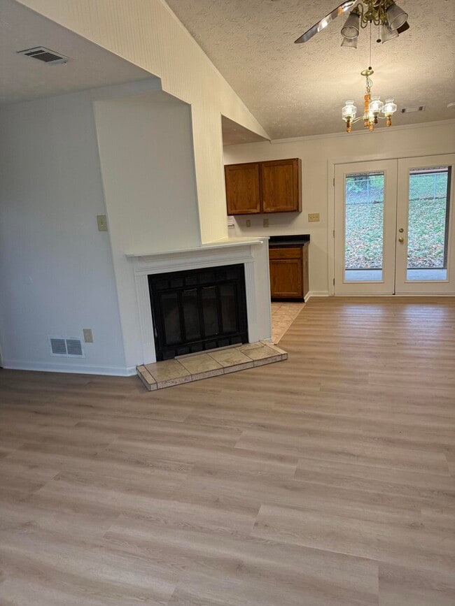 Photo - 107 Hillside Dr