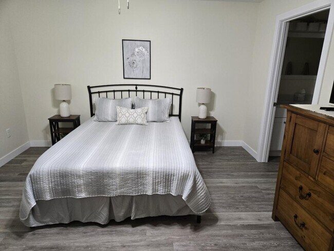 Photo - 1326 E Monroe St