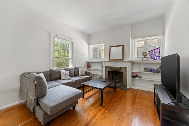 Photo - 627 Library Pl