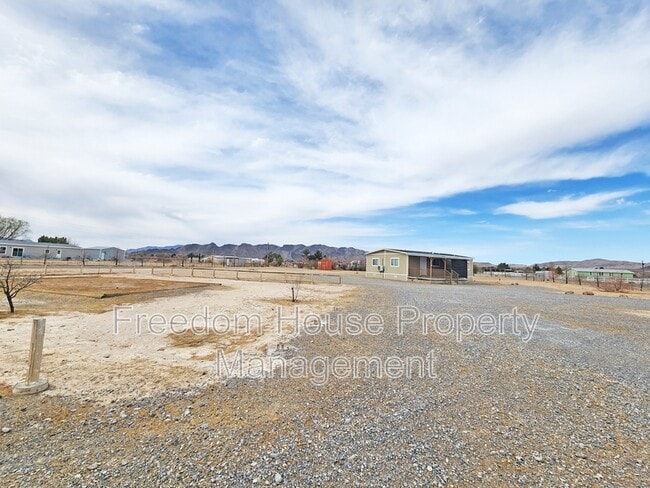 Photo - 3161 W Scott Ave