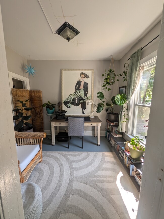 Photo - 2242 Dixon St